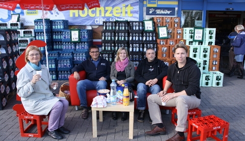 Rotes Sofa unterwegs – in Hasbergen Rotes Sofa unterwegs – in Hasbergen
