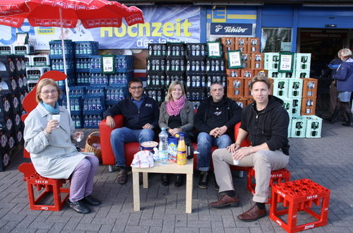 Rotes Sofa unterwegs – in Hasbergen Rotes Sofa unterwegs – in Hasbergen